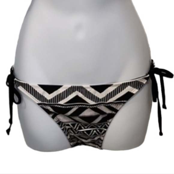 XHILARATION Tie Side Bikini Bottom - Picture 1 of 3